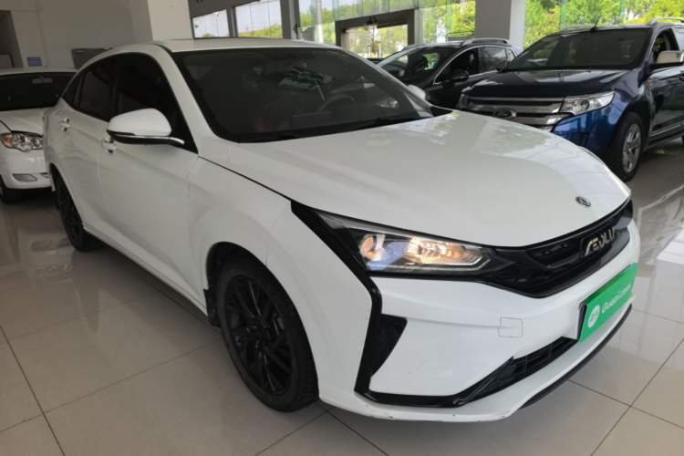 Used Dongfeng Aeolus Yixuan 2020 230T Automatic Dazzle Track Rider Edition Front Right 45 Deg