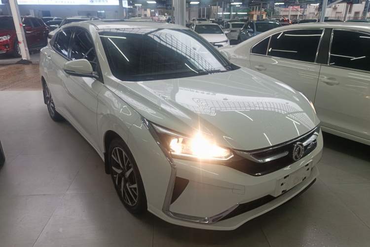Used Dongfeng Aeolus Yixuan 2020 230T Automatic Advanced Edition Front Right 45 Deg