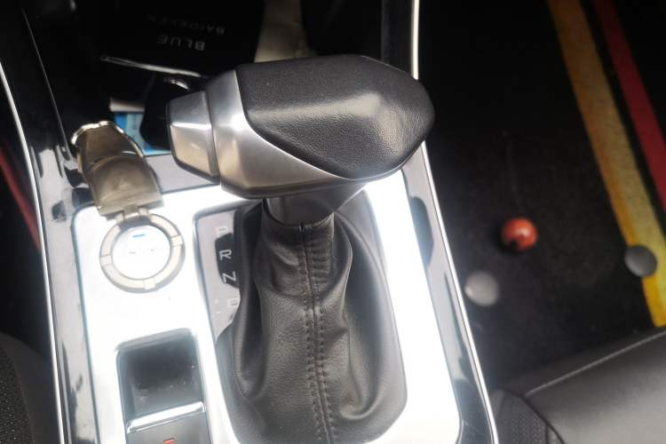 Used Dongfeng Aeolus Yixuan 2020 230T Automatic Cool Edition Gear Lever