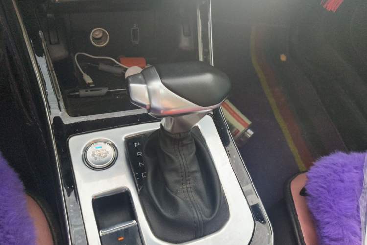 Used Dongfeng Aeolus Yixuan 2020 230T Automatic Cool Track Edition Gear Lever