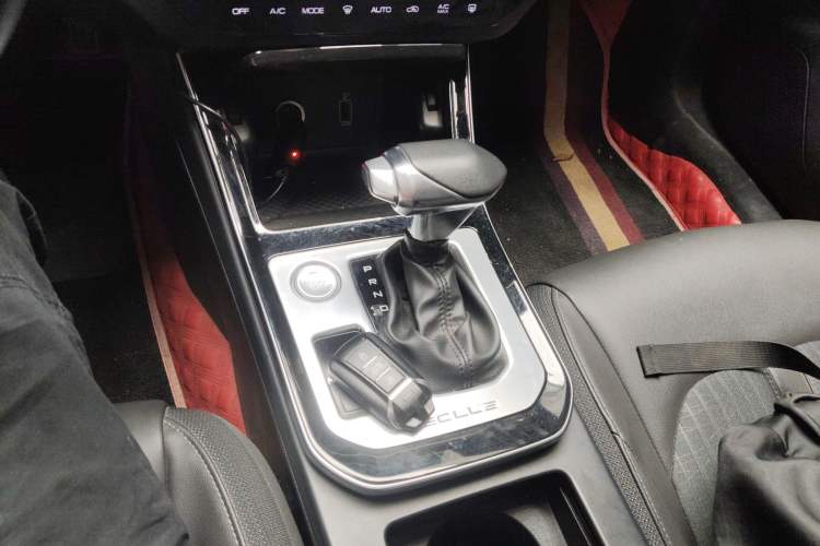 Used Dongfeng Aeolus Yixuan 2020 230T Automatic Cool Edition Gear Lever