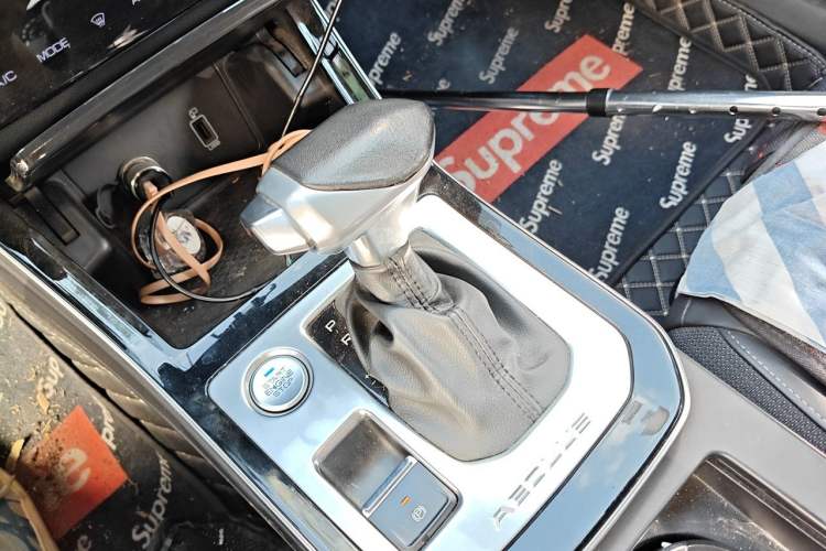 Used Dongfeng Aeolus Yixuan 2020 230T Automatic Advanced Edition Gear Lever