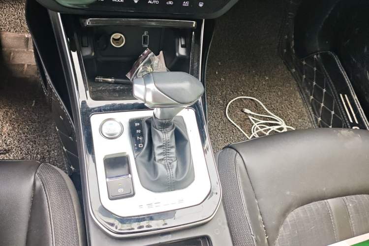 Used Dongfeng Aeolus Yixuan 2020 230T Automatic Cool Edition Gear Lever