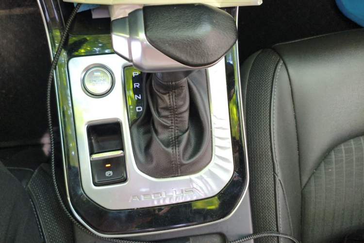 Used Dongfeng Aeolus Yixuan 2020 230T Automatic Cool Edition Gear Lever