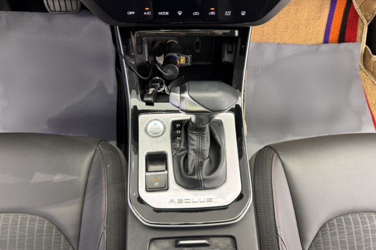 Used Dongfeng Aeolus Yixuan 2020 230T Automatic Dazzle Track Edition Gear Lever