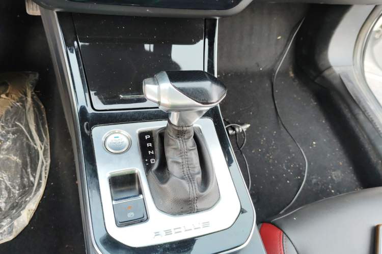 Used Dongfeng Aeolus Yixuan 2020 230T Automatic Cool Stylish Dark Knight Edition Gear Lever