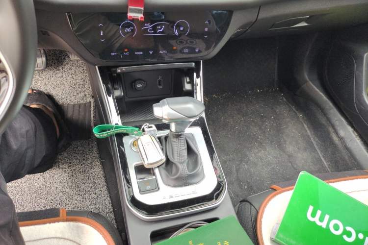 Used Dongfeng Aeolus Yixuan 2020 230T Automatic Advanced Edition Gear Lever