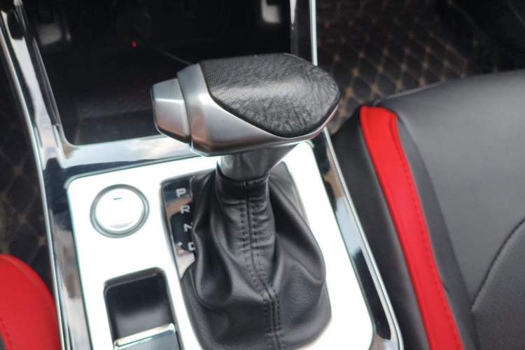 Used Dongfeng Aeolus Yixuan 2020 230T Automatic Cool Edition Gear Lever