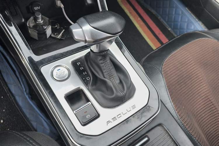 Used Dongfeng Aeolus Yixuan 2020 230T Automatic Dazzle Track Edition Gear Lever