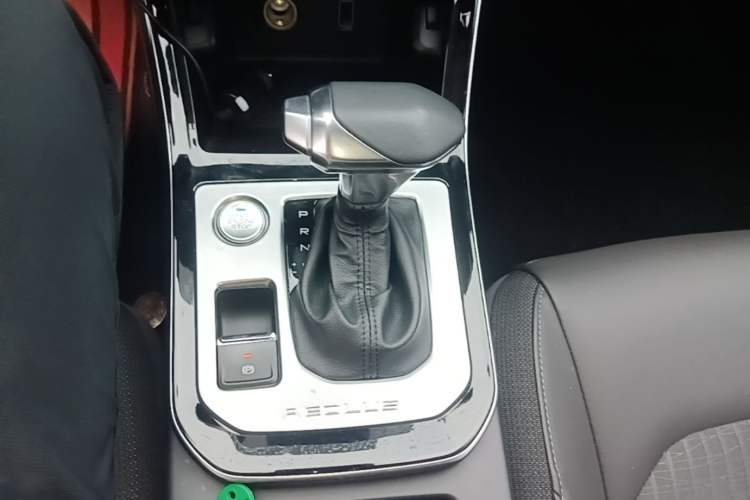 Used Dongfeng Aeolus Yixuan 2020 230T Automatic Cool Edition Gear Lever