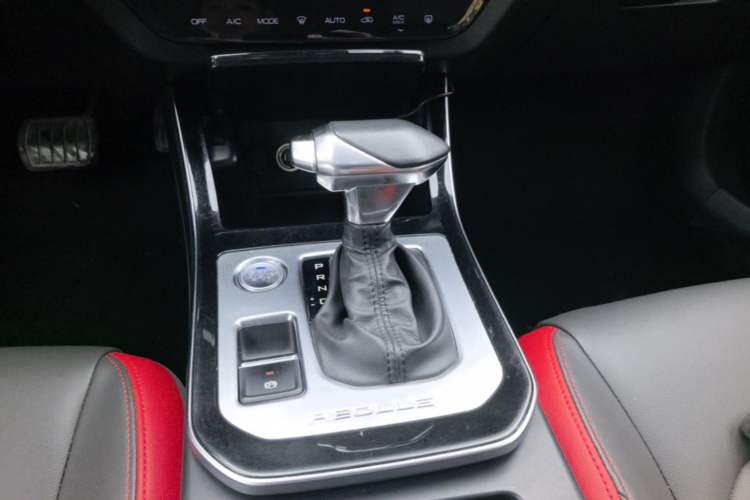 Used Dongfeng Aeolus Yixuan 2020 230T Automatic Cool Stylish Dark Knight Edition Gear Lever