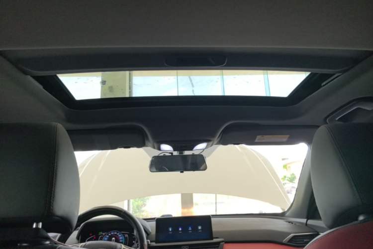 Used Dongfeng Aeolus Yixuan 2020 230T Automatic Dazzle Track Rider Edition Headliner