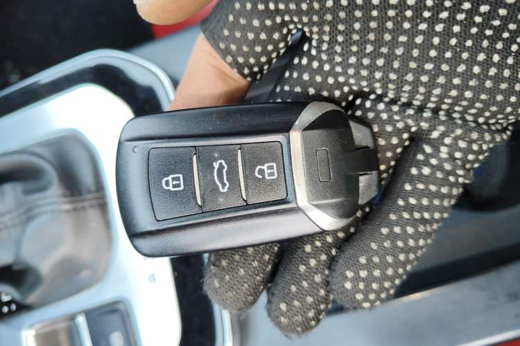Used Dongfeng Aeolus Yixuan 2020 230T Automatic Cool Stylish Dark Knight Edition Interior 1