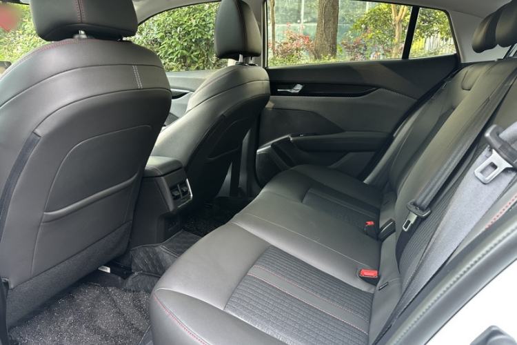 Used Dongfeng Aeolus Yixuan 2020 230T Automatic Dazzle Track Edition Interior 1