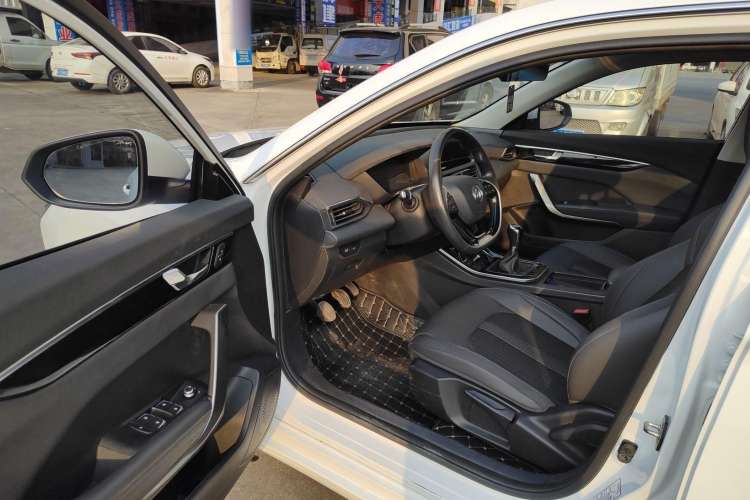 Used Dongfeng Aeolus Yixuan 2020 200T Manual Ignition Edition Interior 2
