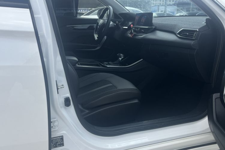 Used Dongfeng Aeolus Yixuan 2020 230T Automatic Advanced Edition Interior 5