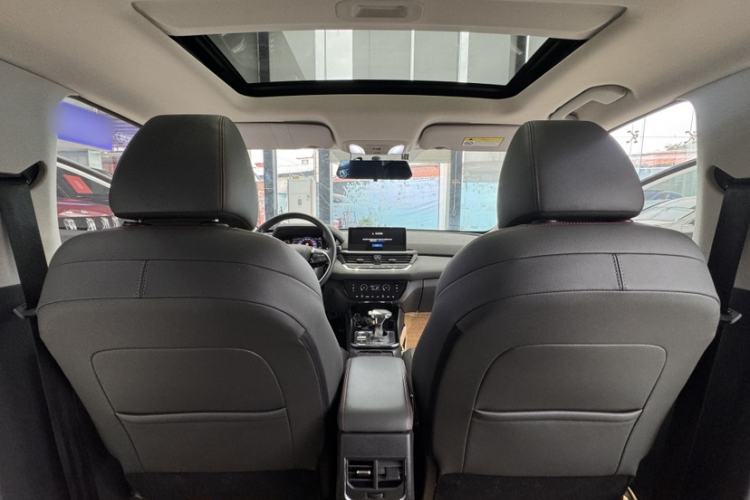 Used Dongfeng Aeolus Yixuan 2020 230T Automatic Dazzle Track Edition Interior 6