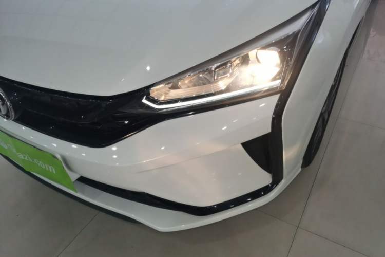 Used Dongfeng Aeolus Yixuan 2020 230T Automatic Glare-Proof Dark Knight Edition Left Front Headlight