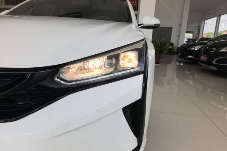 Used Dongfeng Aeolus Yixuan 2020 230T Automatic Dazzle Track Rider Edition Left Front Headlight