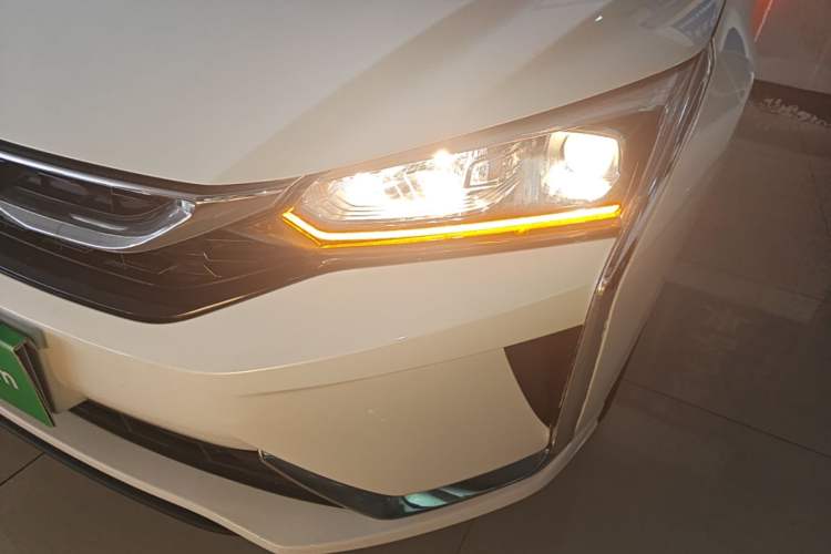 Used Dongfeng Aeolus Yixuan 2020 230T Automatic Dazzle Track Edition Left Front Headlight