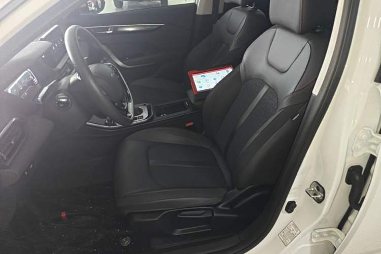 Used Dongfeng Aeolus Yixuan 2020 230T Automatic Dazzle Track Edition Left Front Seat