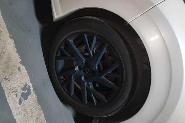 Used Dongfeng Aeolus Yixuan 2020 230T Automatic Cool Edition Left Front Wheel Hub