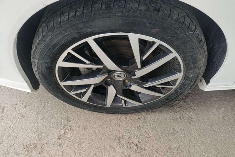 Used Dongfeng Aeolus Yixuan 2020 230T Automatic Cool Edition Left Front Wheel Hub