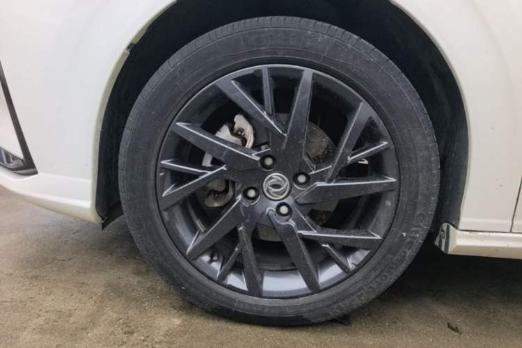 Used Dongfeng Aeolus Yixuan 2020 230T Automatic Cool Stylish Dark Knight Edition Left Front Wheel Hub
