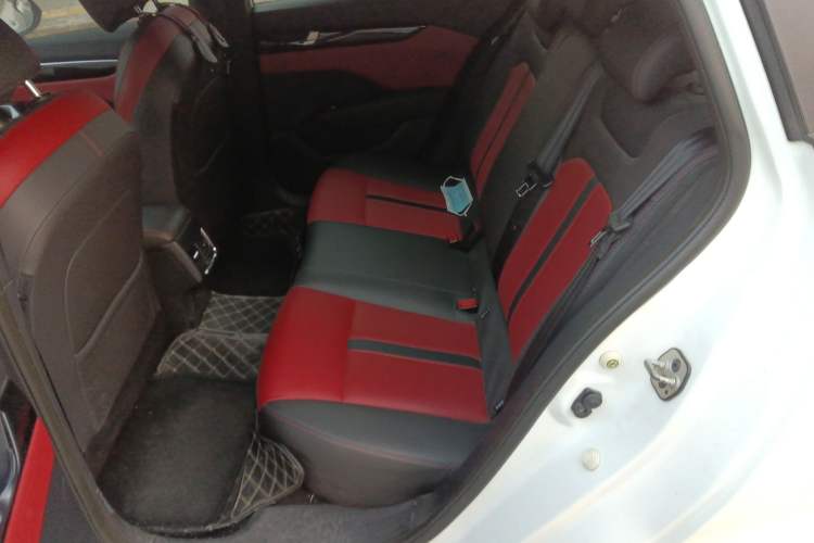 Used Dongfeng Aeolus Yixuan 2020 230T Automatic Cool Track Rider Edition Left Rear Seat