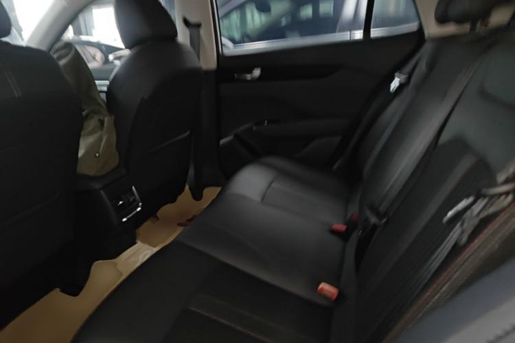 Used Dongfeng Aeolus Yixuan 2020 230T Automatic Dazzle Track Edition Left Rear Seat