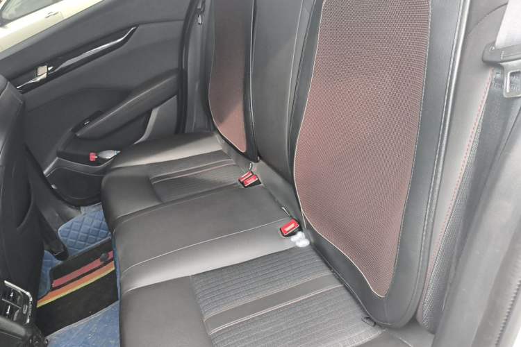Used Dongfeng Aeolus Yixuan 2020 230T Automatic Dazzle Track Edition Left Rear Seat