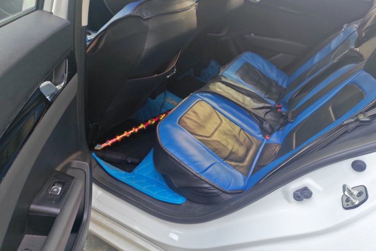 Used Dongfeng Aeolus Yixuan 2020 230T Automatic Dazzle Track Edition Left Rear Seat
