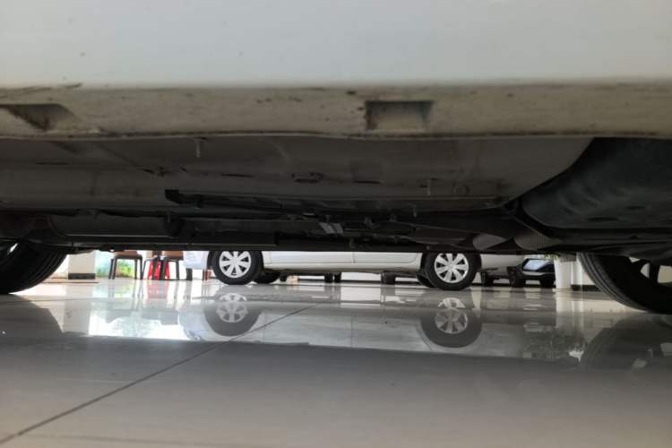 Used Dongfeng Aeolus Yixuan 2020 230T Automatic Dazzle Track Rider Edition Left Side Sill
