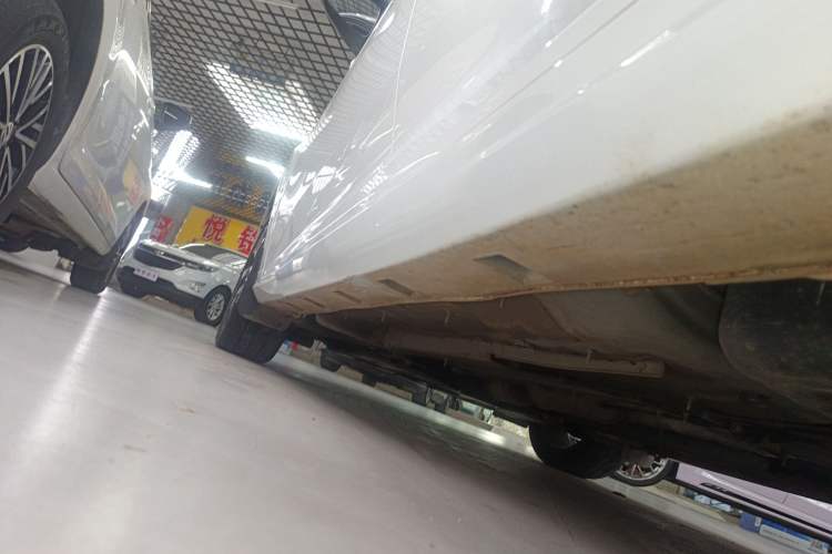 Used Dongfeng Aeolus Yixuan 2020 230T Automatic Advanced Edition Left Side Sill