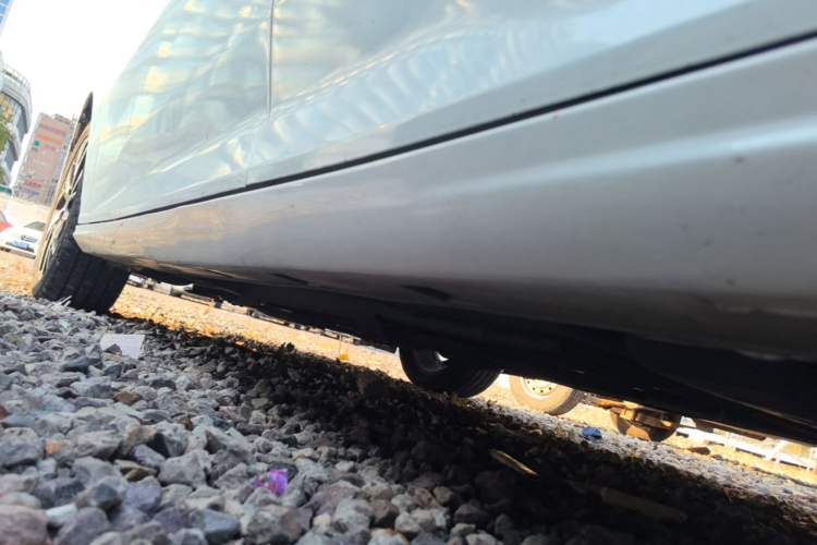 Used Dongfeng Aeolus Yixuan 2020 230T Automatic Advanced Edition Left Side Sill