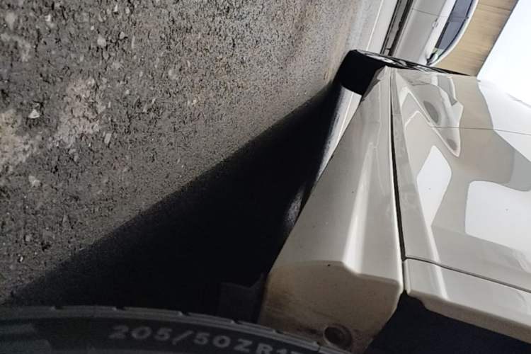 Used Dongfeng Aeolus Yixuan 2020 230T Automatic Advanced Edition Left Side Sill