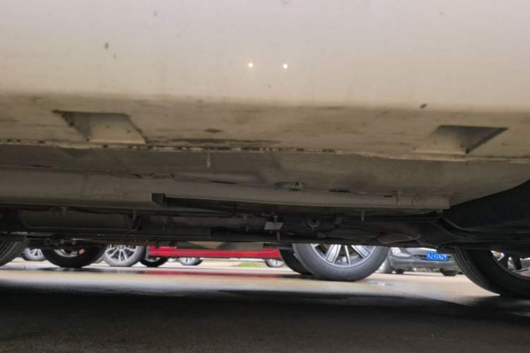 Used Dongfeng Aeolus Yixuan 2020 230T Automatic Cool Stylish Dark Knight Edition Left Side Sill