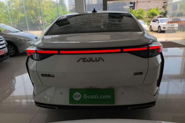 Used Dongfeng Aeolus Yixuan 2020 230T Automatic Dazzle Track Rider Edition Rear