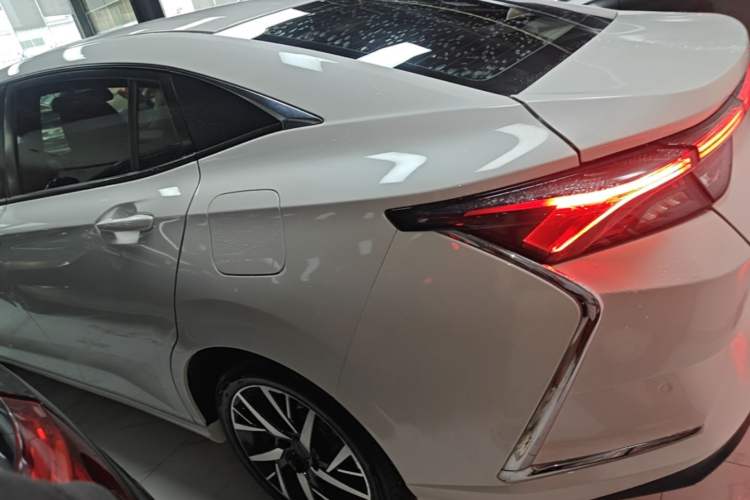 Used Dongfeng Aeolus Yixuan 2020 230T Automatic Dazzle Track Edition Rear Left 45 Deg