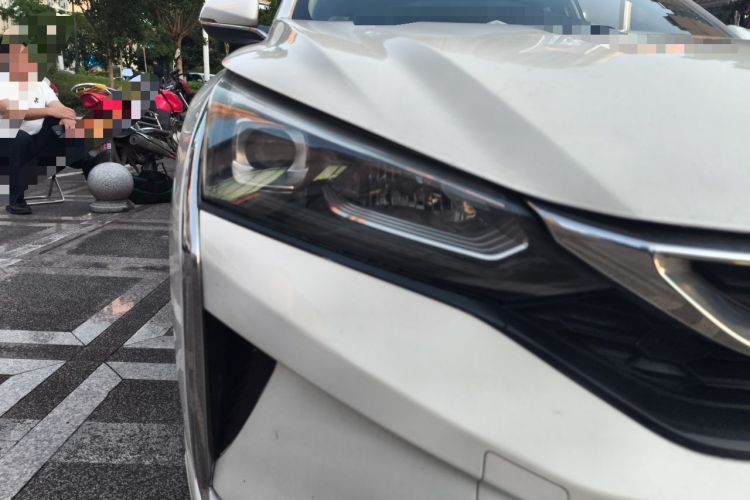 Used Dongfeng Aeolus Yixuan 2020 230T Automatic Dazzle Track Edition Right Front Headlight