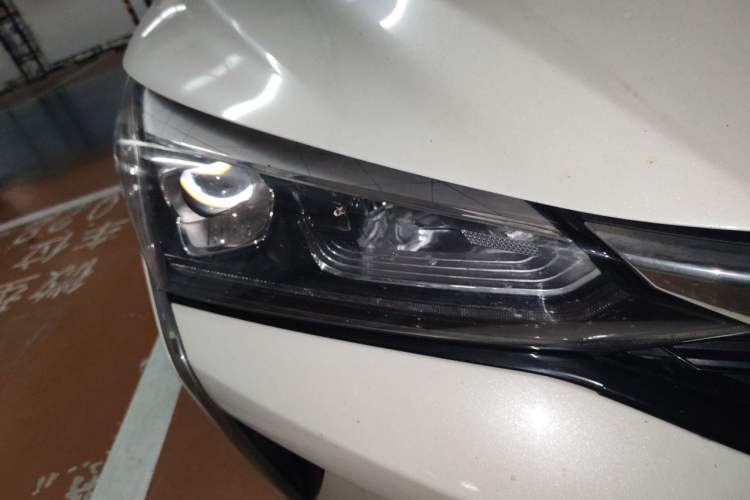 Used Dongfeng Aeolus Yixuan 2020 230T Automatic Advanced Edition Right Front Headlight
