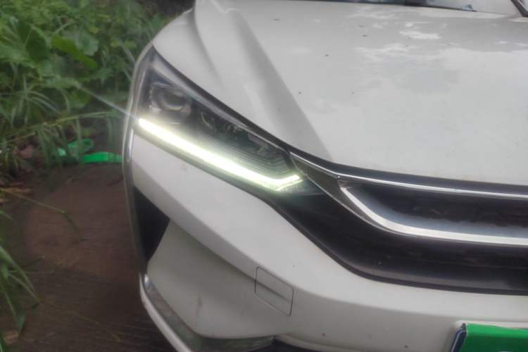 Used Dongfeng Aeolus Yixuan 2020 230T Automatic Advanced Edition Right Front Headlight