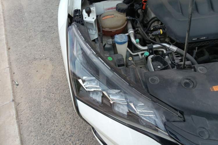 Used Dongfeng Aeolus Yixuan 2020 230T Automatic Cool Track Rider Edition Right Front Headlight