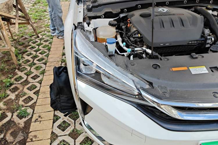 Used Dongfeng Aeolus Yixuan 2020 230T Automatic Advanced Edition Right Front Headlight