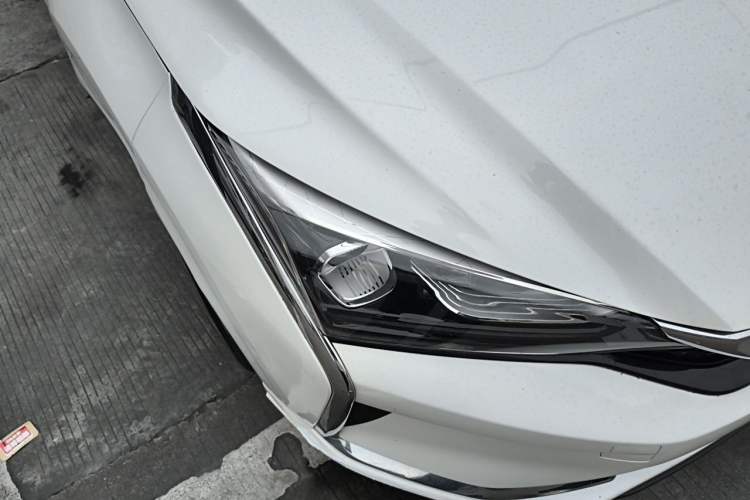 Used Dongfeng Aeolus Yixuan 2020 230T Automatic Advanced Edition Right Front Headlight