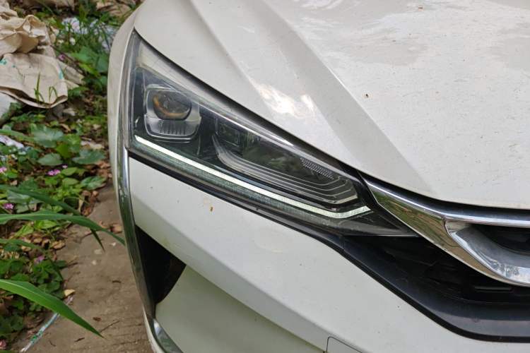Used Dongfeng Aeolus Yixuan 2020 230T Automatic Advanced Edition Right Front Headlight