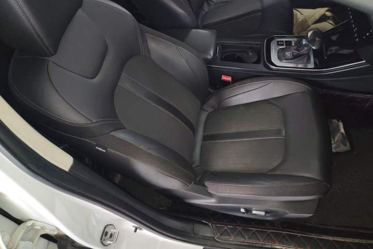 Used Dongfeng Aeolus Yixuan 2020 230T Automatic Cool Edition Right Front Seat