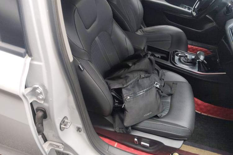 Used Dongfeng Aeolus Yixuan 2020 230T Automatic Cool Edition Right Front Seat