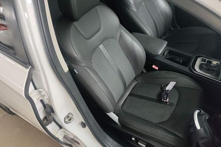 Used Dongfeng Aeolus Yixuan 2020 230T Automatic Cool Edition Right Front Seat