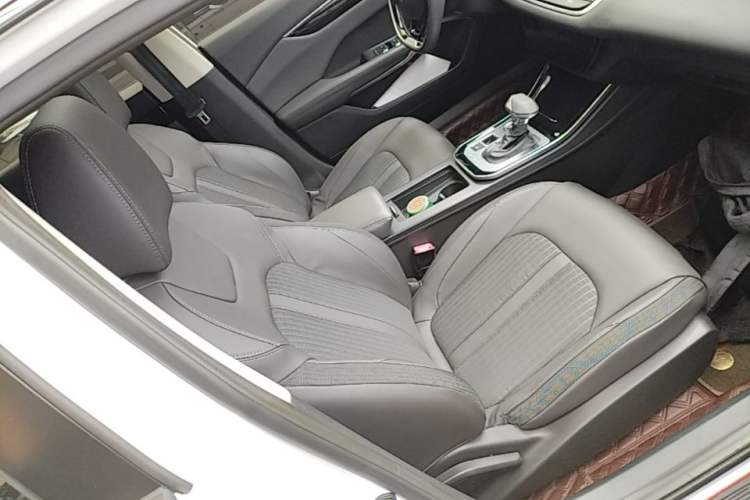 Used Dongfeng Aeolus Yixuan 2020 230T Automatic Advanced Edition Right Front Seat